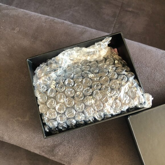 ANGEL FOREVER VICTORIA'S SECRET BEAUTIFUL BLK/SILVER COIN PURSE NEW IN BOX - Picture 4 of 7